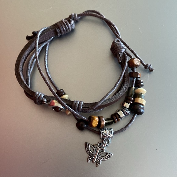 3/$15 🌟NWOT- PAPARAZZI: Faux Leather Brown Bracelet with Beads and Charm - Picture 1 of 3